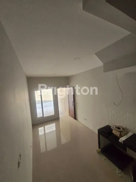 image DIJUAL RUMAH BARU DURI KEPA 3 LANTAI JAKARTA BARAT (3)