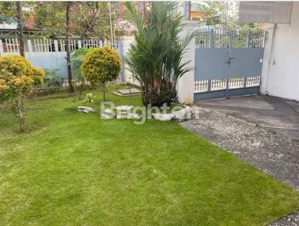 image DIJUAL RUMAH RAYA MANYAR LOKASI STRATEGIS ROW JALAN LEBAR (2)