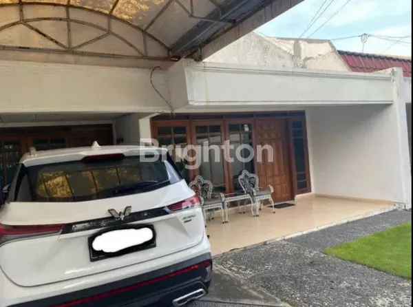 image DIJUAL RUMAH RAYA MANYAR LOKASI STRATEGIS ROW JALAN LEBAR (6)