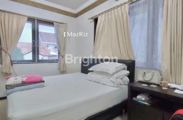 image RUMAH 2 LANTAI ASRI DEKAT PASAR CITRALAND DI SURABAYA BARAT (5)