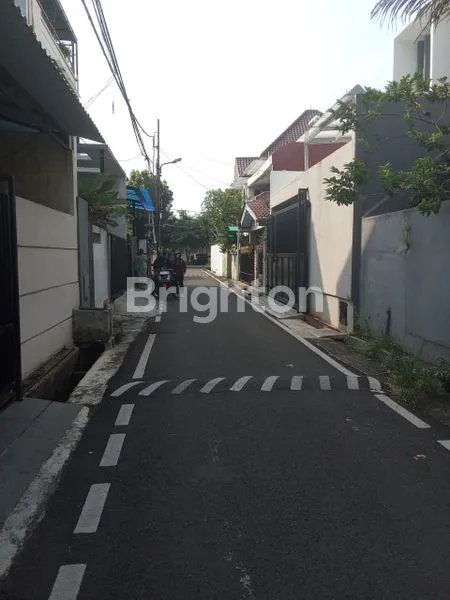 image RUMAH KOKOH PERLU SEDIKIR RENOV DALAM KOMPLEK PERUMAHAN CIPINANG ELOK 2 JAKARTA TIMUR (6)