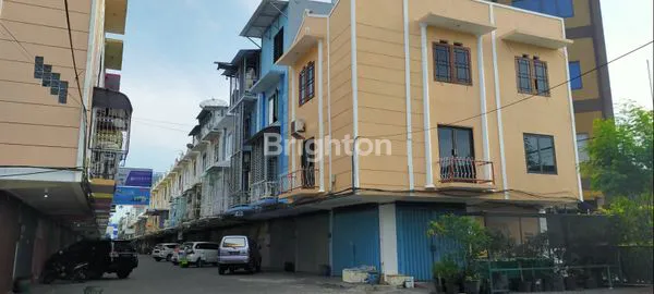 image RUKO 3.5 LANTAI HOOK DI RUKO KLAMPIS 21 SURABAYA (1)