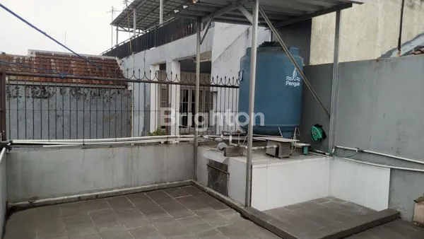 image RUMAH BAGUS 2,5 LANTAI SEMI FURNISHED DI TENGAH KOTA DESTARATA PANDU RAYA (4)