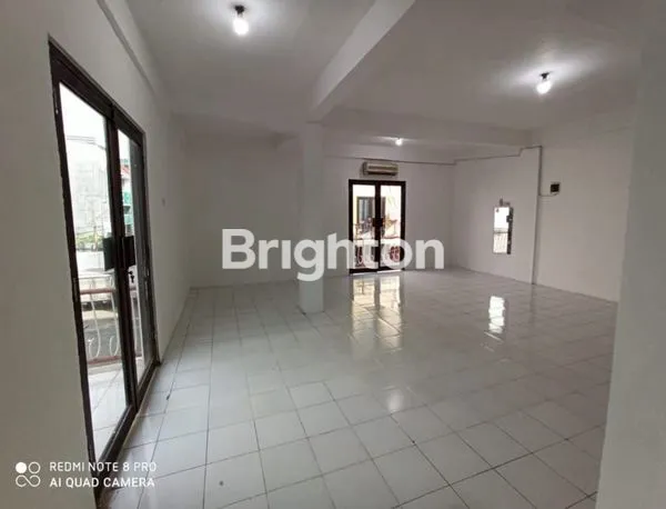 image RUKO 3.5 LANTAI HOOK DI RUKO KLAMPIS 21 SURABAYA (7)