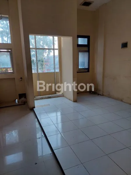 image RUKO STRATEGIS DI PUSAT KERAMAIAN  (2)