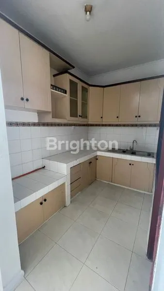 image RUMAH BESAR TERAWAT SIAP HUNI ! SEWA PURI WIDYA KENCANA (1)