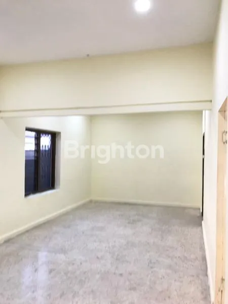 image DIJUAL RUMAH TENGAH KOTA (2)