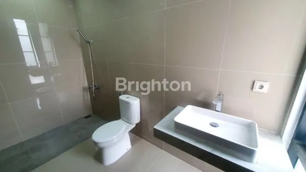 image RUMAH BARU DI TAMAN RATU PERUMAHAN DIAN ISTANA SURABAYA BARAT (2)