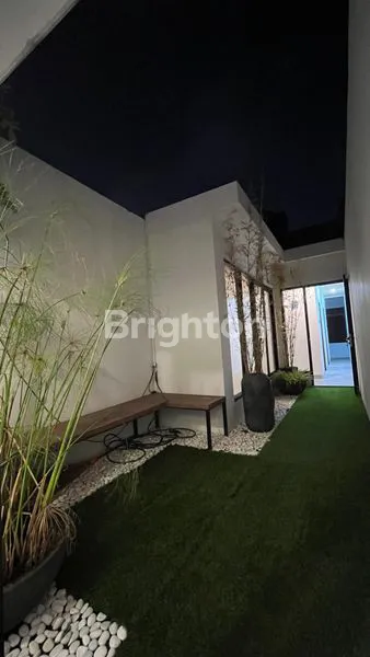 image RUMAH 3 LANTAI DENGAN ROOF TOP GARDEN (7)