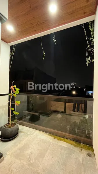 image RUMAH 3 LANTAI DENGAN ROOF TOP GARDEN (8)