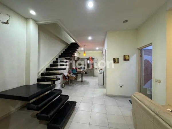 image RUMAH 2 LANTAI TAMAN UBUD PERMAI, LIPPO KARAWACI (3)