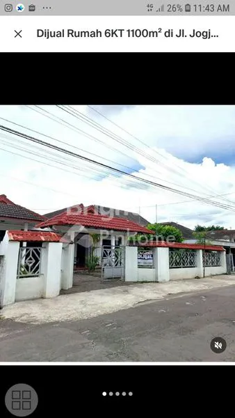 RUMAH KALASAN HALAMAN LUAS