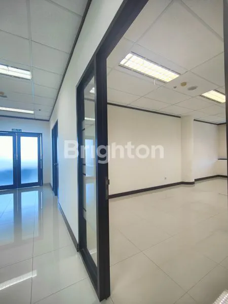 image GEDUNG PERKANTORAN DI RAYA JEMURSARI SURABAYA (5)