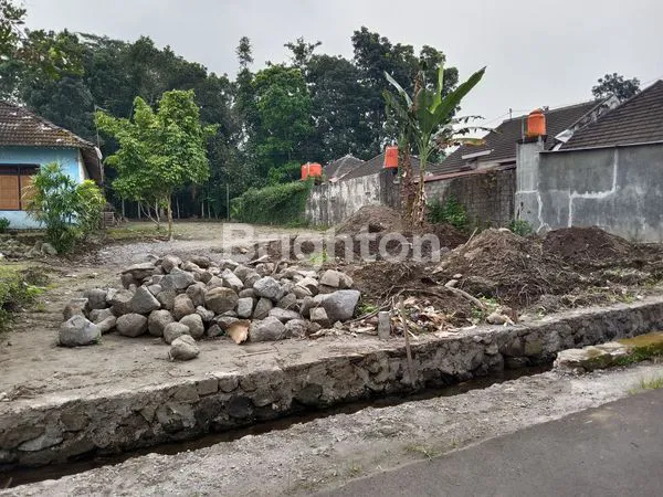 image RUMAH SIAP BANGUN DOMBAN ASRI PINGGIR JALAN MAGELANG (2)