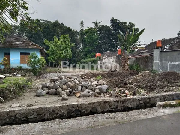 image RUMAH SIAP BANGUN DOMBAN ASRI PINGGIR JALAN MAGELANG (4)