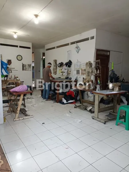 RUKO 2 LANTAI DAERAH TAMIM BELAKANG PASAR BARU BANDUNG