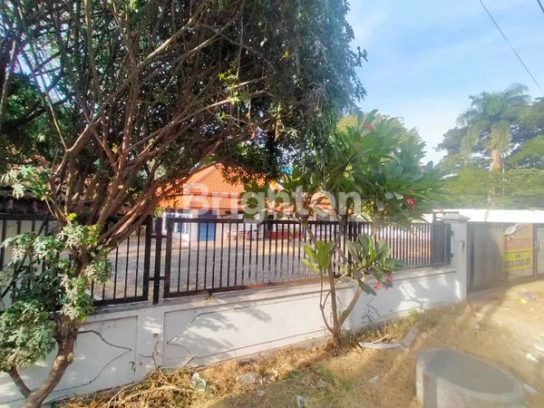 RUMAH USAHA COCOK UNTUK RESTO 0 JALAN PROVINSI