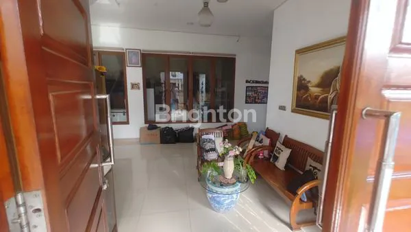 image RUMAH HOOK 2 LANTAI SIAP HUNI VERSAILLES RESIDENCE (2)