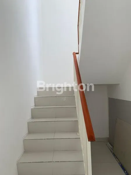 image RUMAH SURABAYA BARAT TERDEKAT KE PUSAT KOTA ! JUAL GRAND PAKUWON ADELAIDE (3)