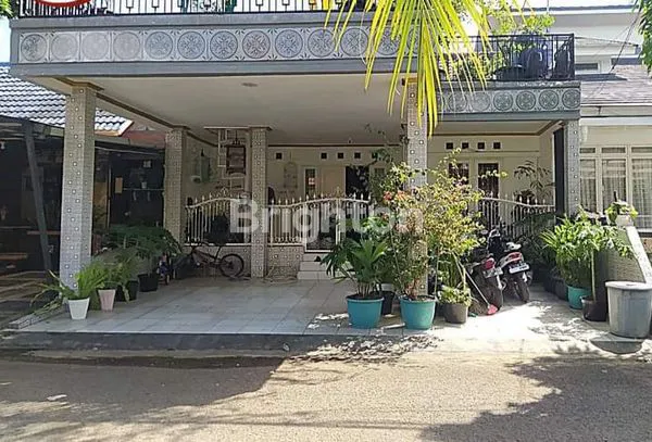 image RUMAH CANTIK STRATEGIS DI CLUSTER MEWAH SAWANGAN JAKARTA (1)