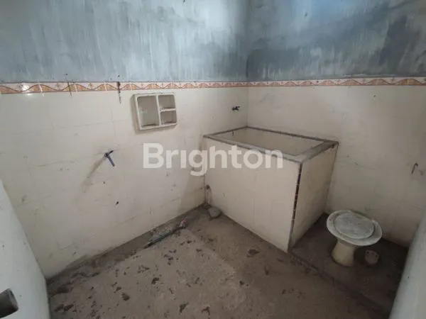 image RUMAH PINGGIR JALAN BESAR DI BLIMBING JOMBANG (2)