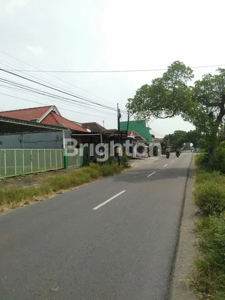 image RUMAH PINGGIR JALAN BESAR DI BLIMBING JOMBANG (7)
