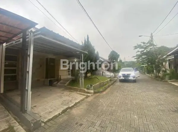 image RUMAH SIAP HUNI STRATEGIS VIEW GUNUNG SALAK DI PERUMAHAN RANCAMAYA GOLF & RESORT CLUSTER BOGOR BALCONY (8)