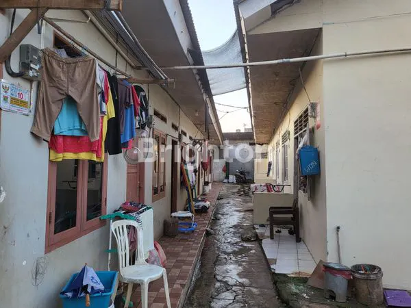 KONTRAKAN 19 PINTU DI BINONG