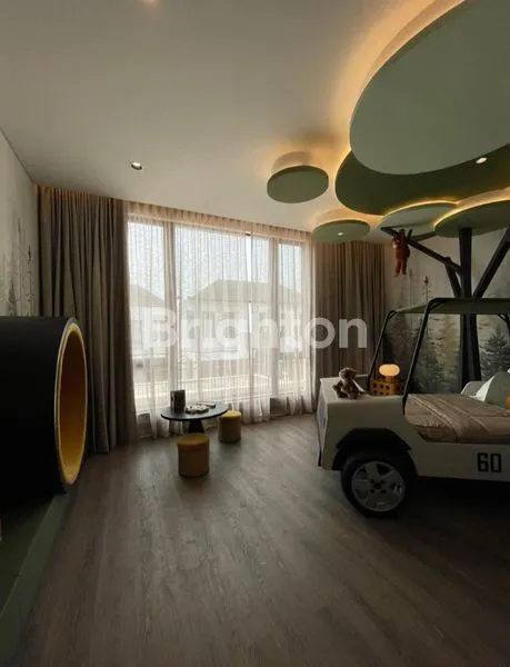 image RUMAH MEWAH 2 LANTAI + LIFT & SWIMMING POOL DI ALAM SUTERA, TANGERANG (8)