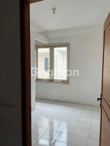 image RUKO 3,5 LANTAI DI KLAMPIS SURABAYA (5)