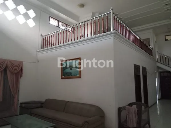 image RUMAH HITUNG TANAH LUAS 500 LEBIH DAERAH MANUKAN TANDES SURABAYA  (2)