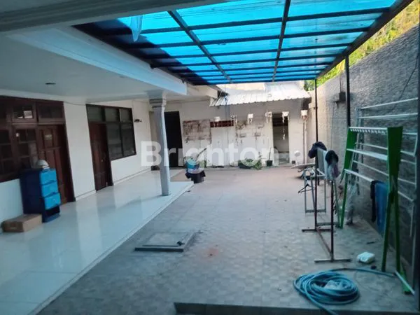 image RUMAH HITUNG TANAH LUAS 500 LEBIH DAERAH MANUKAN TANDES SURABAYA  (4)