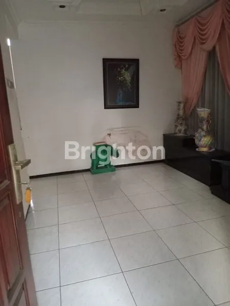 image RUMAH HITUNG TANAH LUAS 500 LEBIH DAERAH MANUKAN TANDES SURABAYA  (5)