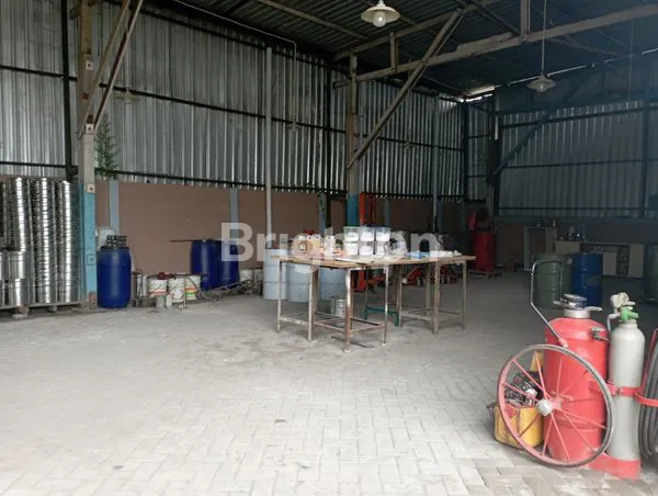 image GUDANG DI AREA KOMERSIAL (JALAN PROVINSI), JALAN RAYA KEDAMEAN GRESIK (4)
