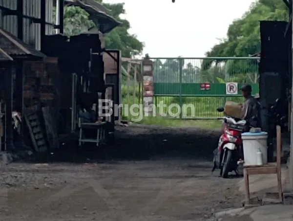 image GUDANG DI AREA KOMERSIAL (JALAN PROVINSI), JALAN RAYA KEDAMEAN GRESIK (6)