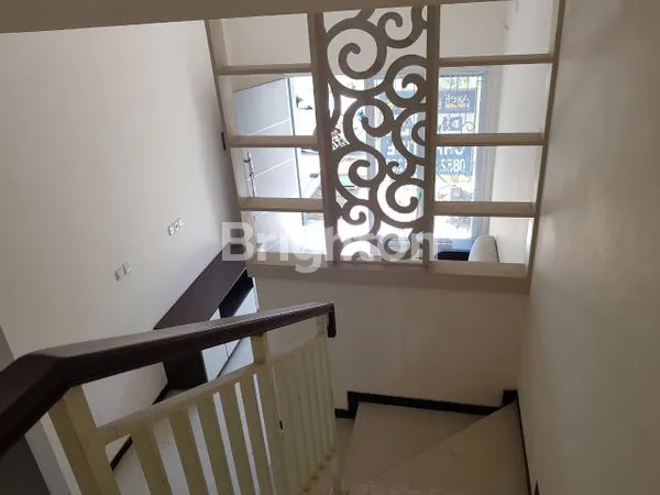 image RUMAH ELEGAN 2 LT SEMI FURNISHED DEKAT DENGAN RAYA MERR, KEPUTIH, MULYOSARI, WONOREJO (3)