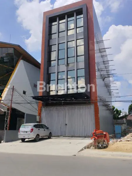 RUKO CANTIK ATAU GEDUNG 4 LANTAI DISEWAKAN DI JALAN ARIEF RAHMAN HAKIM