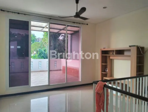 image RUMAH MODERN MINIMALIS IDAMAN DI PERUMAHAN KOTA SAMARINDA (8)