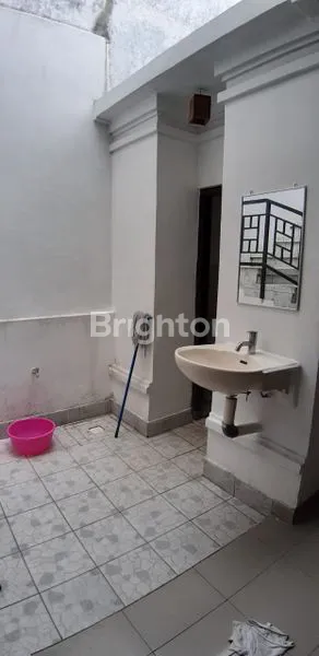 image RUMAH DI LOKASI STRATEGIS (5)