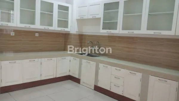 image RUMAH MANYAR REJO RUANG TAMU DAN RUANG KELUARGA LUAS ADA TAMAN DEPAN DAN TAMAN BELAKANG (5)