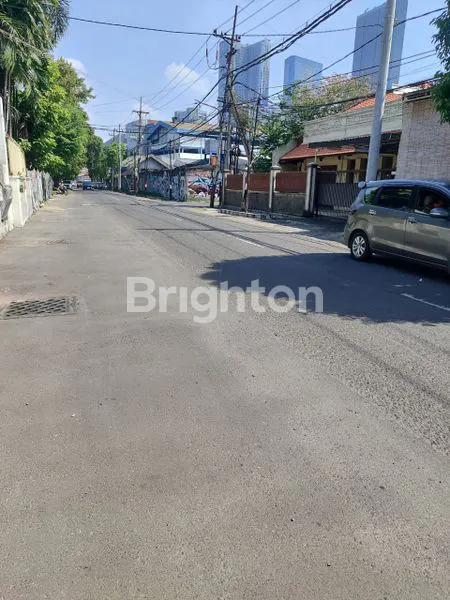 image RUMAH HITUNG TANAH 3 MENIT DARI TUNJUNGAN PLAZA SURABAYA (6)