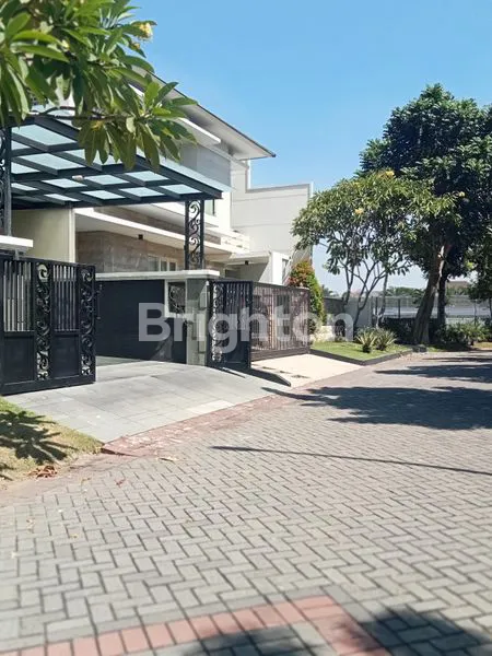 image LUXURY LREMIUM NEW HOUSE GRAHA FAMILY DEKAT DIAN ISTANA,PAKUWON, LONTAR, CITRALAND, DARMO PERMAI DUKUH KUPANG (2)