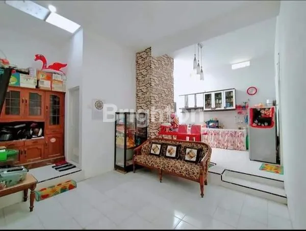 image HUNIAN NYAMAN 120M² DEKAT STASIUN KA DI MANUKAN SURABAYA (5)