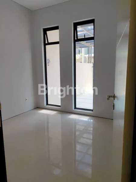 image RUMAH PONDOK CANDRA CLUSTER OPAL 2LANTAI  SIAP HUNI AKSES PINTU TOLL MERR RUNGKUT SURABAYA  (1)