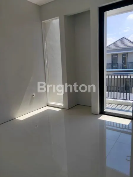 image RUMAH PONDOK CANDRA CLUSTER OPAL 2LANTAI  SIAP HUNI AKSES PINTU TOLL MERR RUNGKUT SURABAYA  (2)