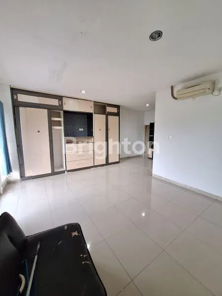 image RUMAH 3 LANTAI DI PIK (5)