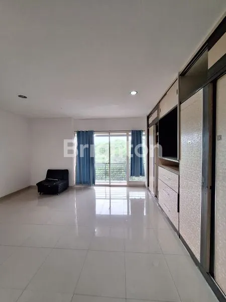 image RUMAH 3 LANTAI DI PIK (7)