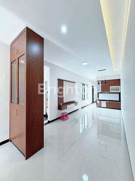 image RUMAH 2 LANTAI SIAP PAKAI DI MANYARAN (3)