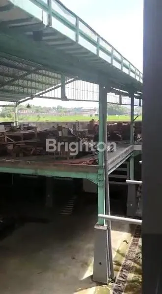 image RUKO 3 LANTAI DI NOL JALAN RAYA LOCERET NGANJUK (3)