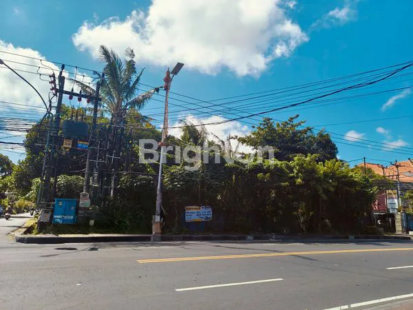 TANAH HOOK STRATEGIS DIPINGGIR JALAN RAYA UTAMA RAYA GATSU TIMUR DIKOMERSIAL AREA SANGAT COCOK UNTUK SEGALA USAHA.